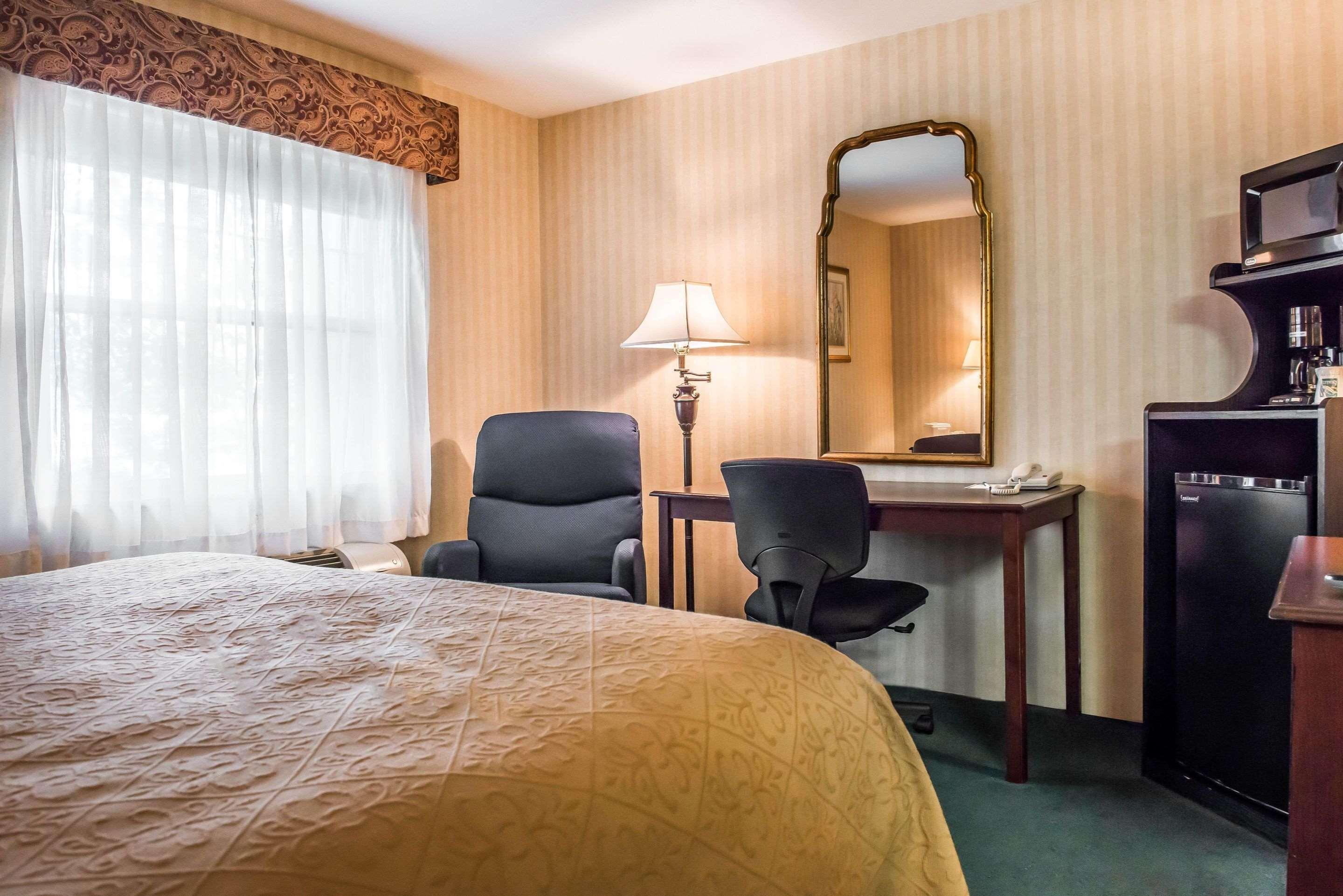 Quality Inn Pittsburgh Airport Oakdale Exterior foto