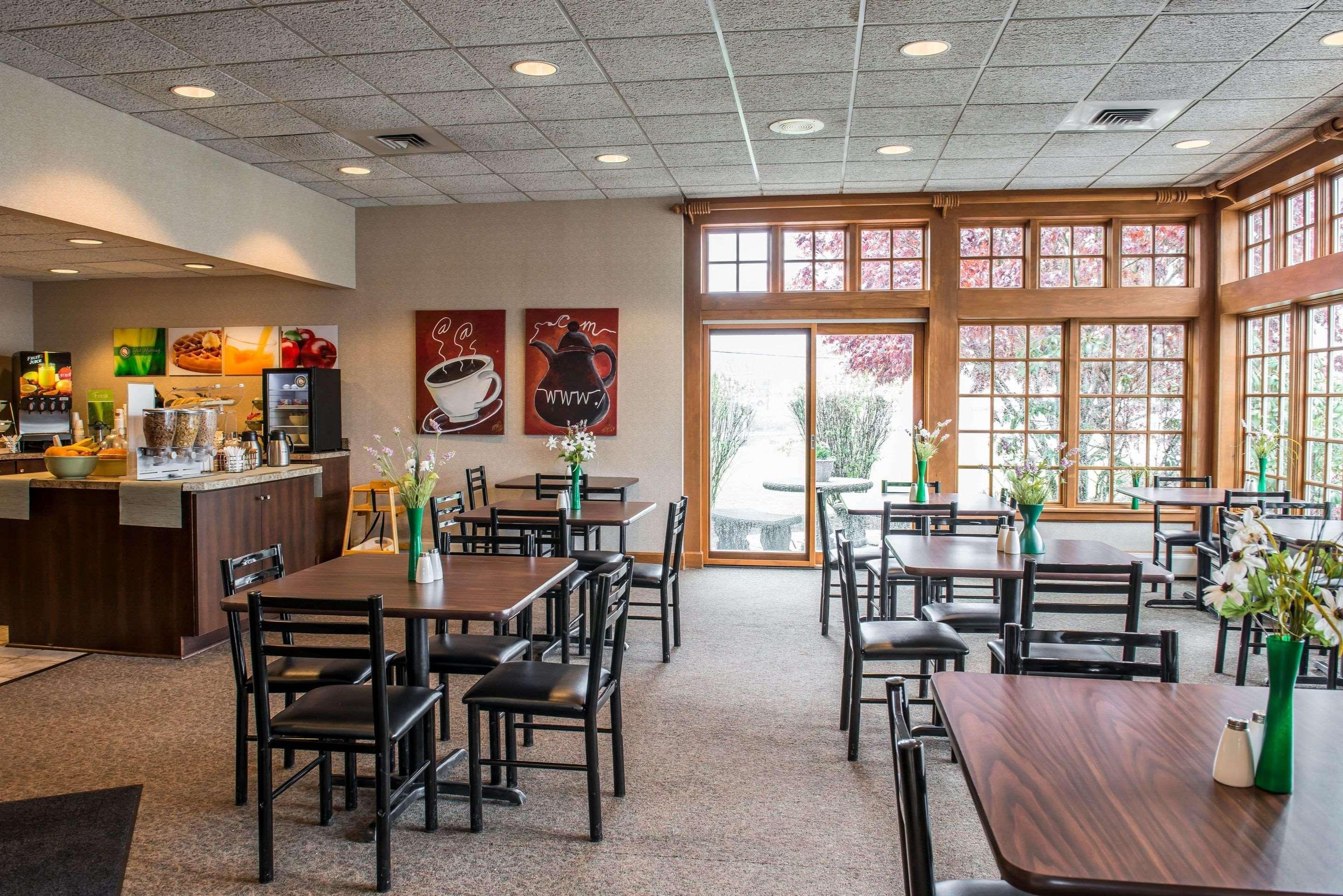 Quality Inn Pittsburgh Airport Oakdale Exterior foto